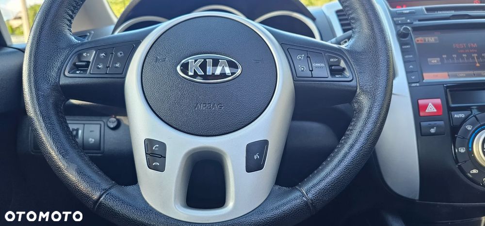 Kia Venga - 15