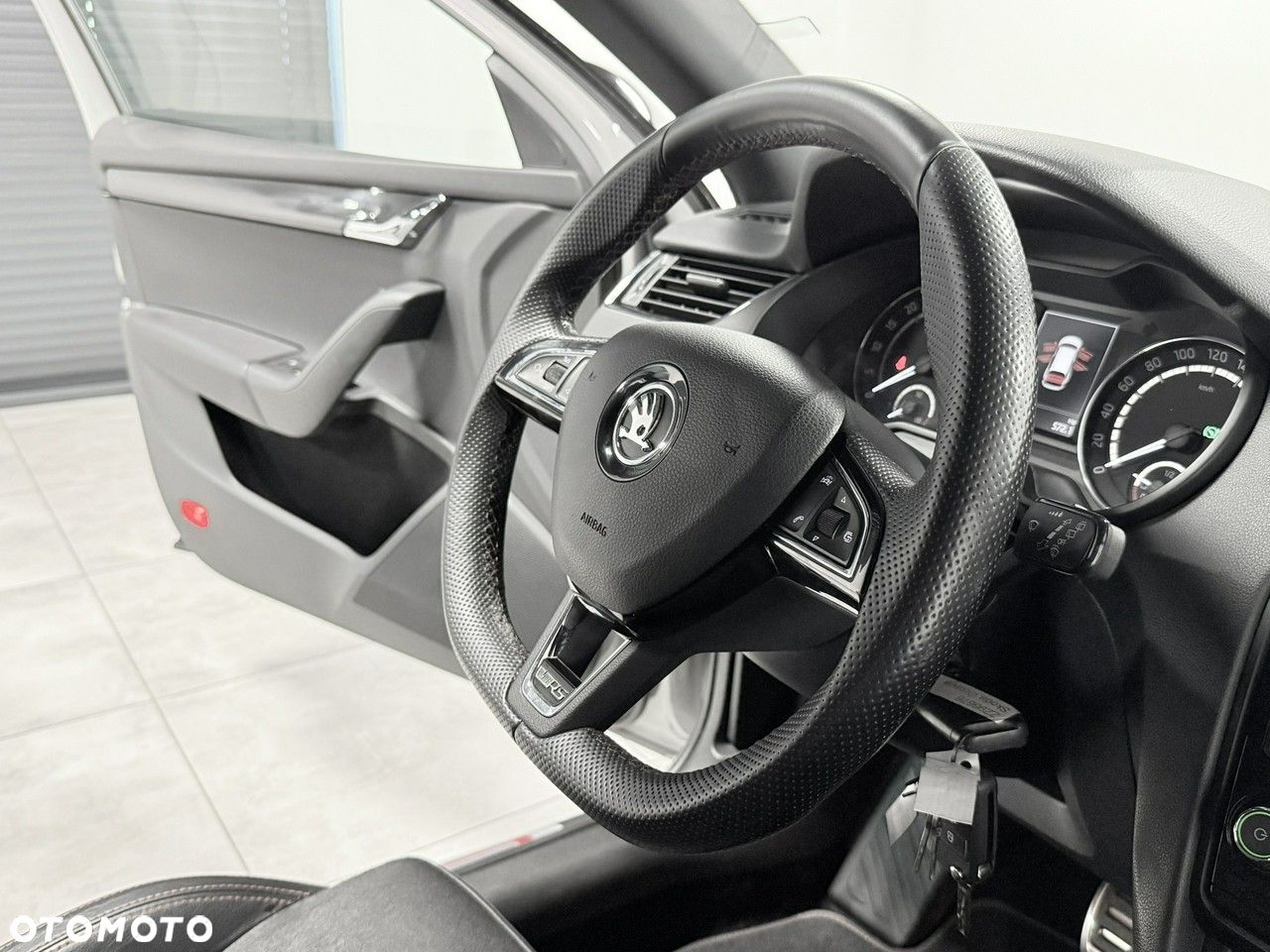 Skoda Octavia 2.0 TDI RS Challenge DSG - 33