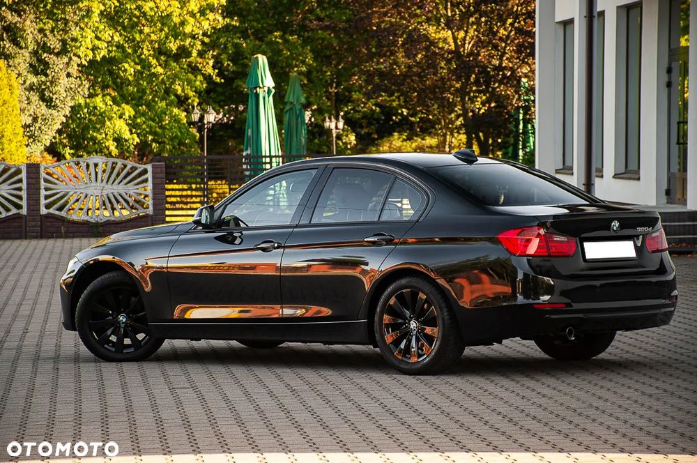 BMW Seria 3 320d M Sport Edition - 16