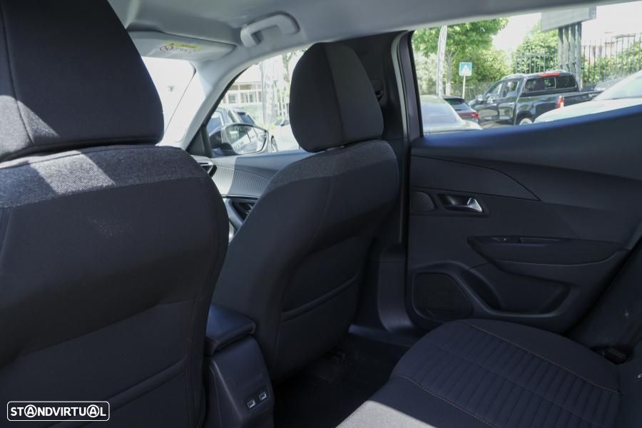Peugeot 2008 1.2 PureTech Active EAT8 - 6