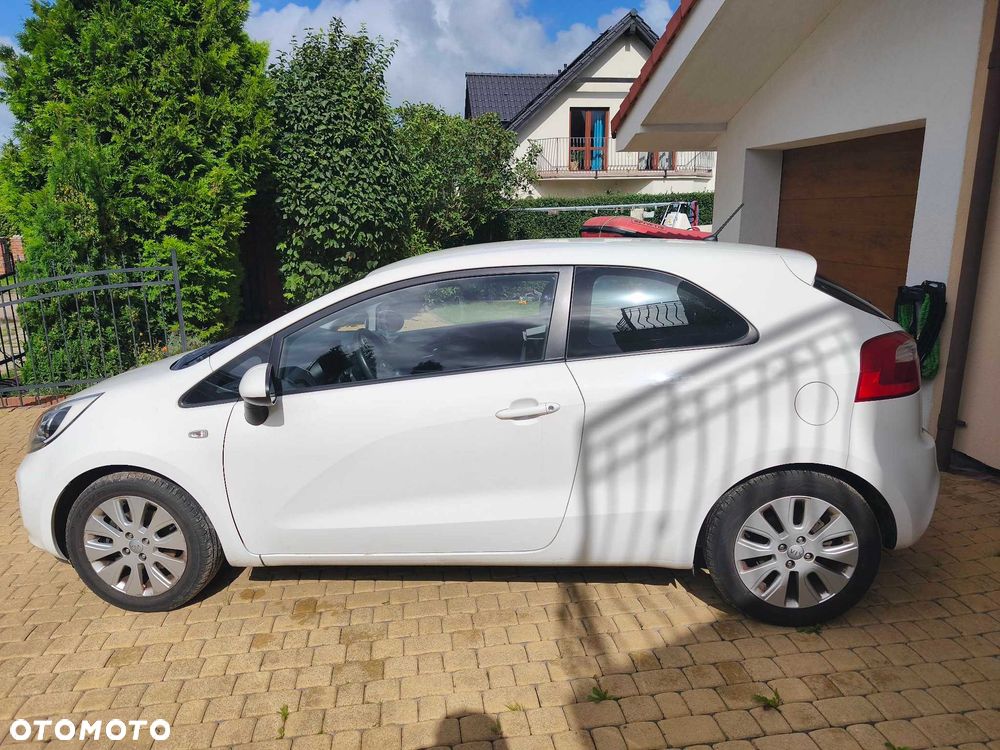 Kia Rio - 4
