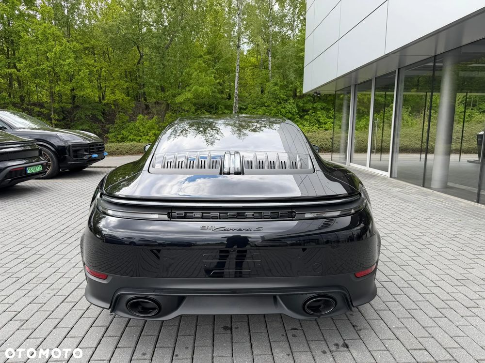 Porsche 911 Carrera S - 10