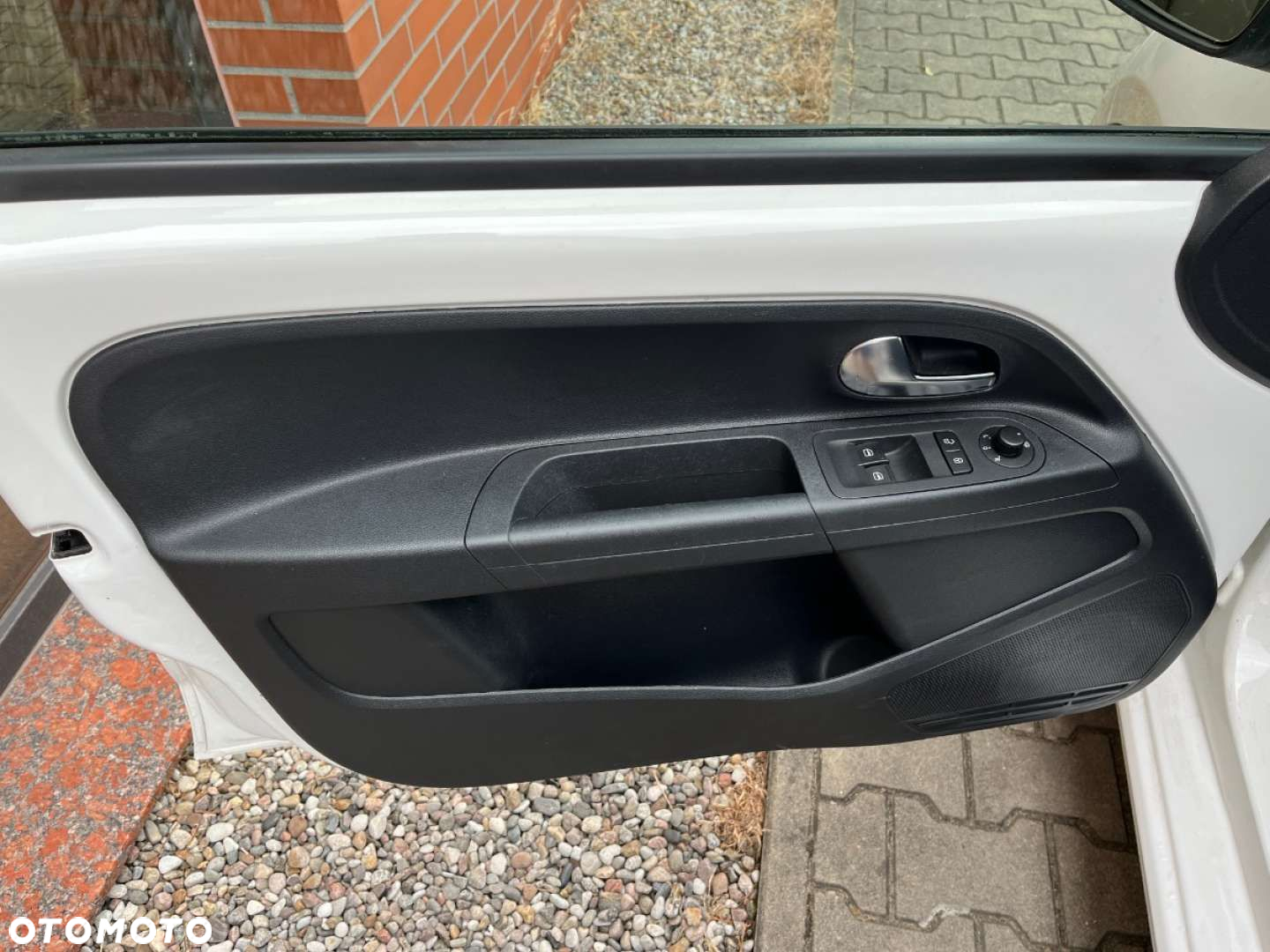Volkswagen up! 1.0 high - 15