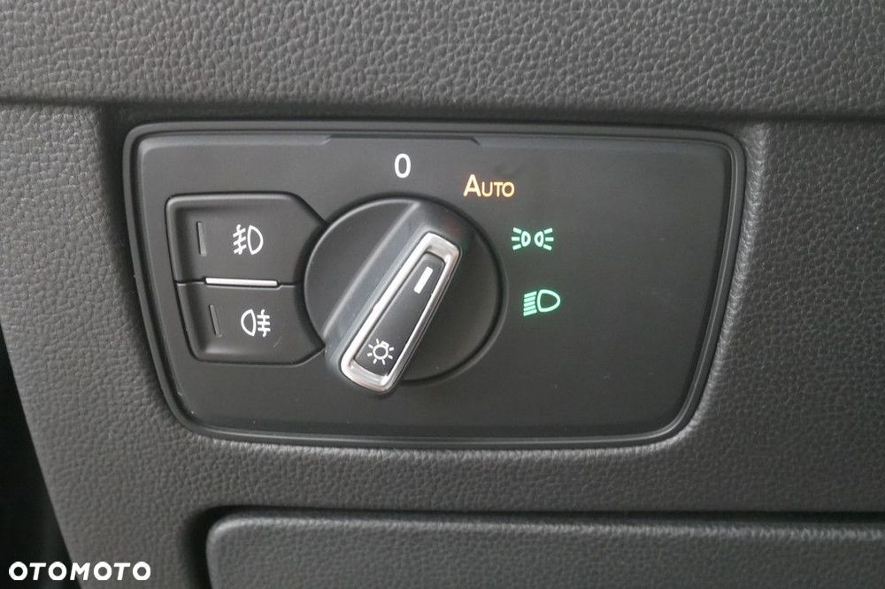 Volkswagen Passat Variant 2.0 TSI Business DSG - 26