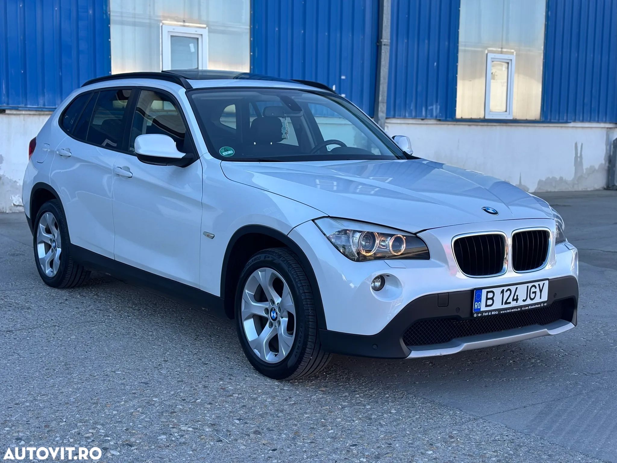 BMW X1 xDrive18d Sport Line - 1
