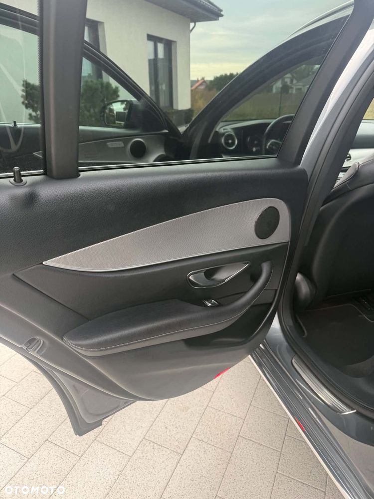 Mercedes-Benz Klasa E 220 d Avantgarde - 9