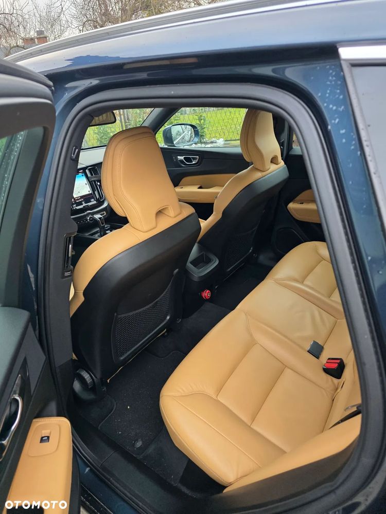 Volvo XC 60 D3 Momentum Pro - 10