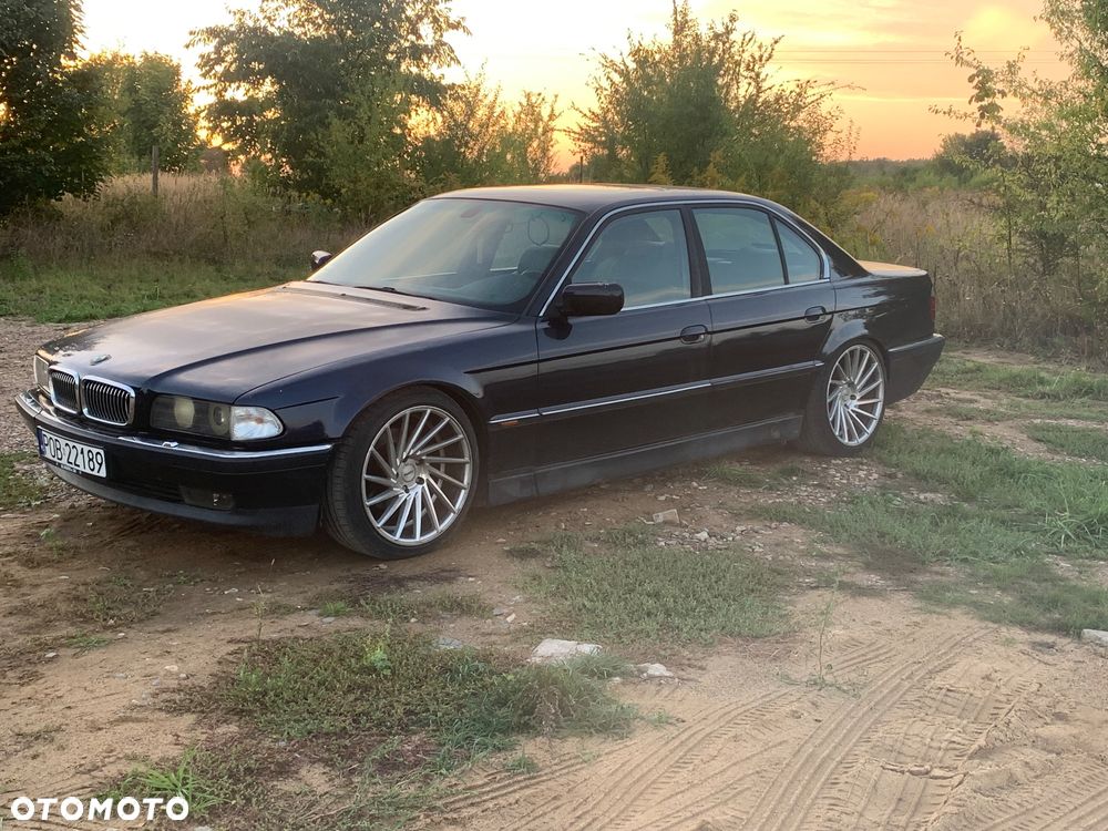 BMW Seria 7 735i - 3