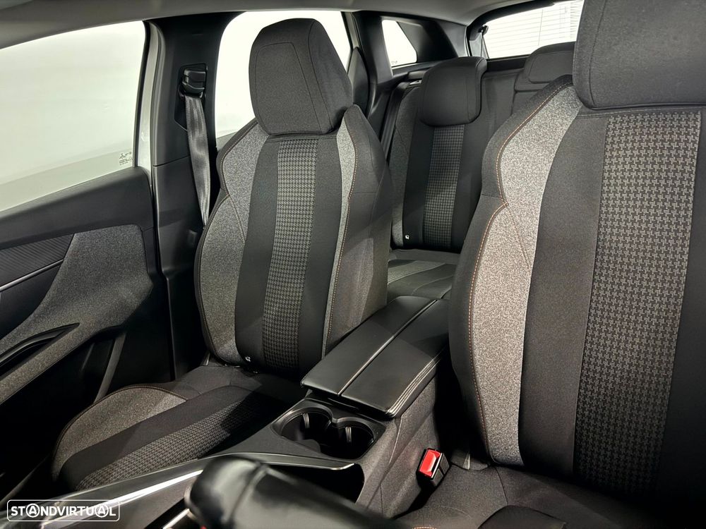 Peugeot 3008 1.5 BlueHDi Allure Pack EAT8 - 36