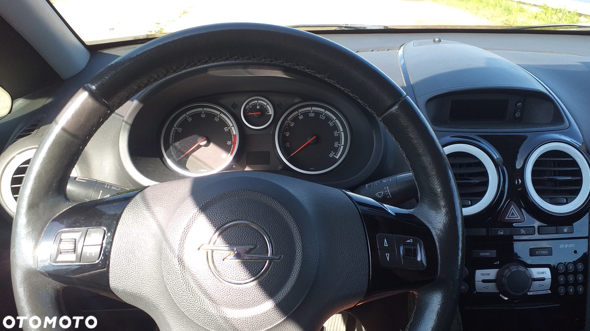 Opel Corsa 1.4 16V Cosmo - 25