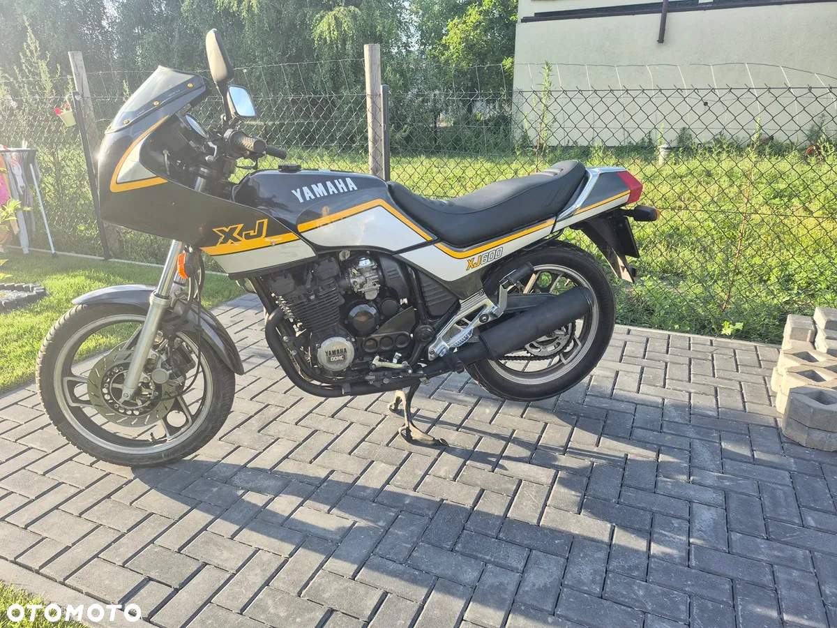 Yamaha XJ - 4