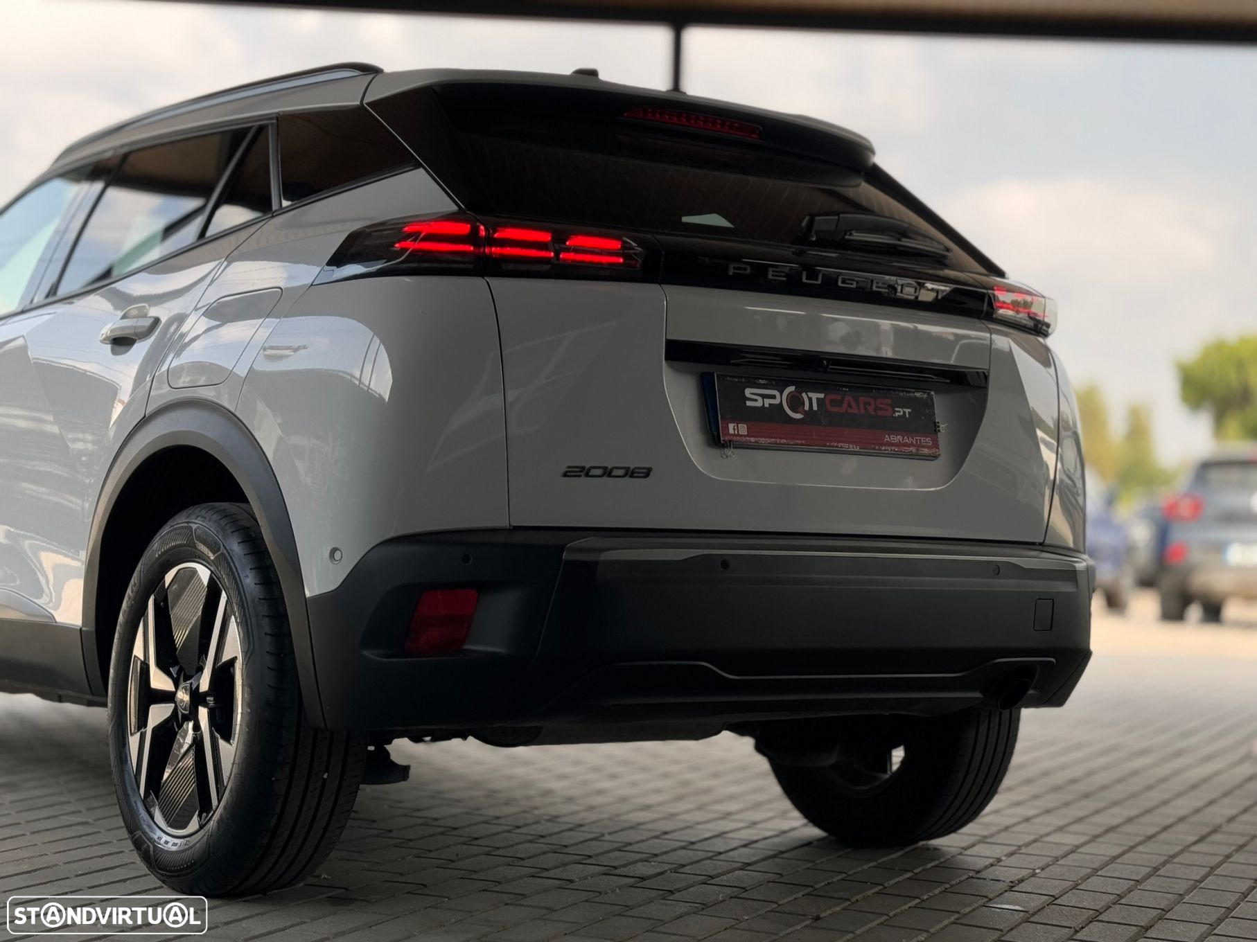 Peugeot 2008 1.2 PureTech Allure - 16