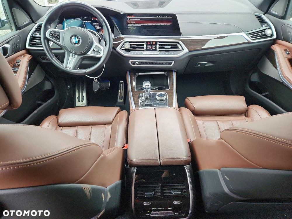 BMW X5 M50i - 7