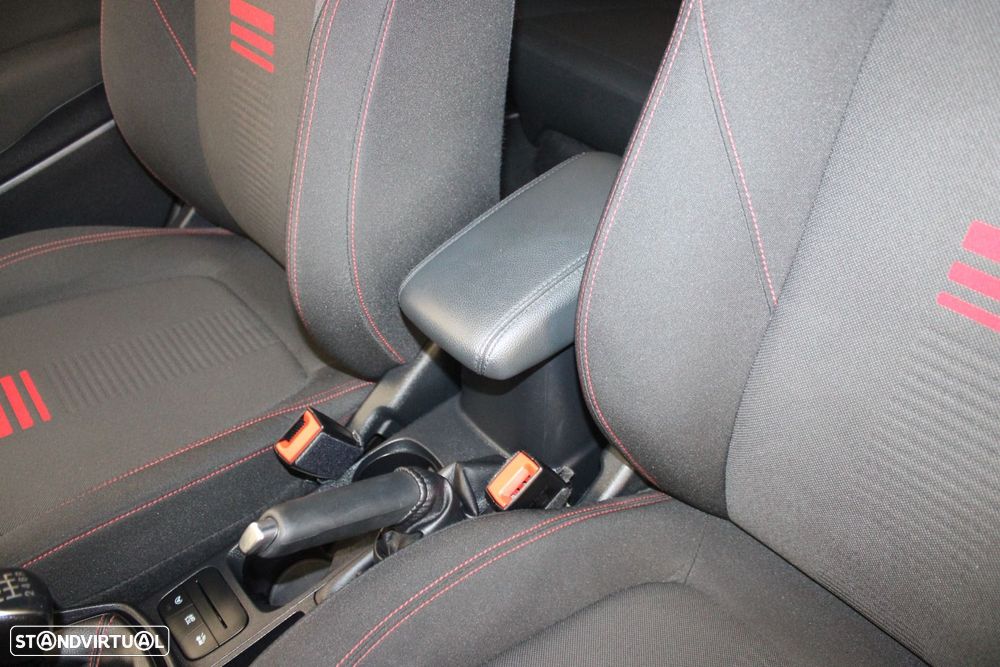 Ford Fiesta 1.0 EcoBoost ST-Line - 28