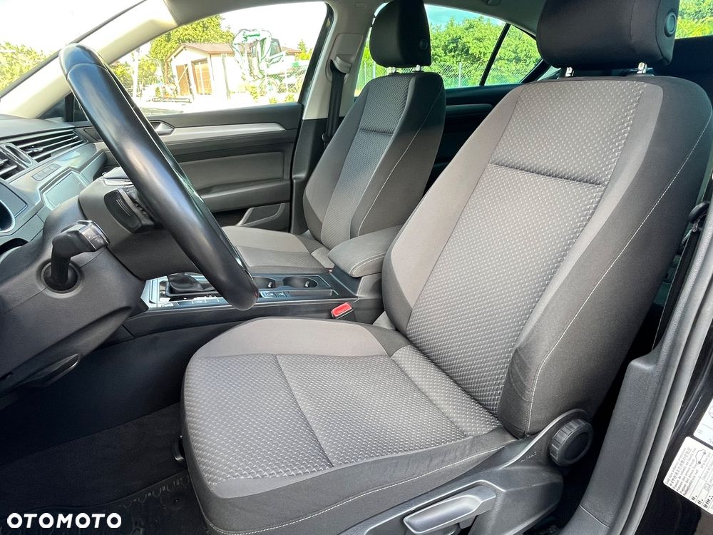 Volkswagen Passat 2.0 TDI BMT Trendline DSG7 - 9