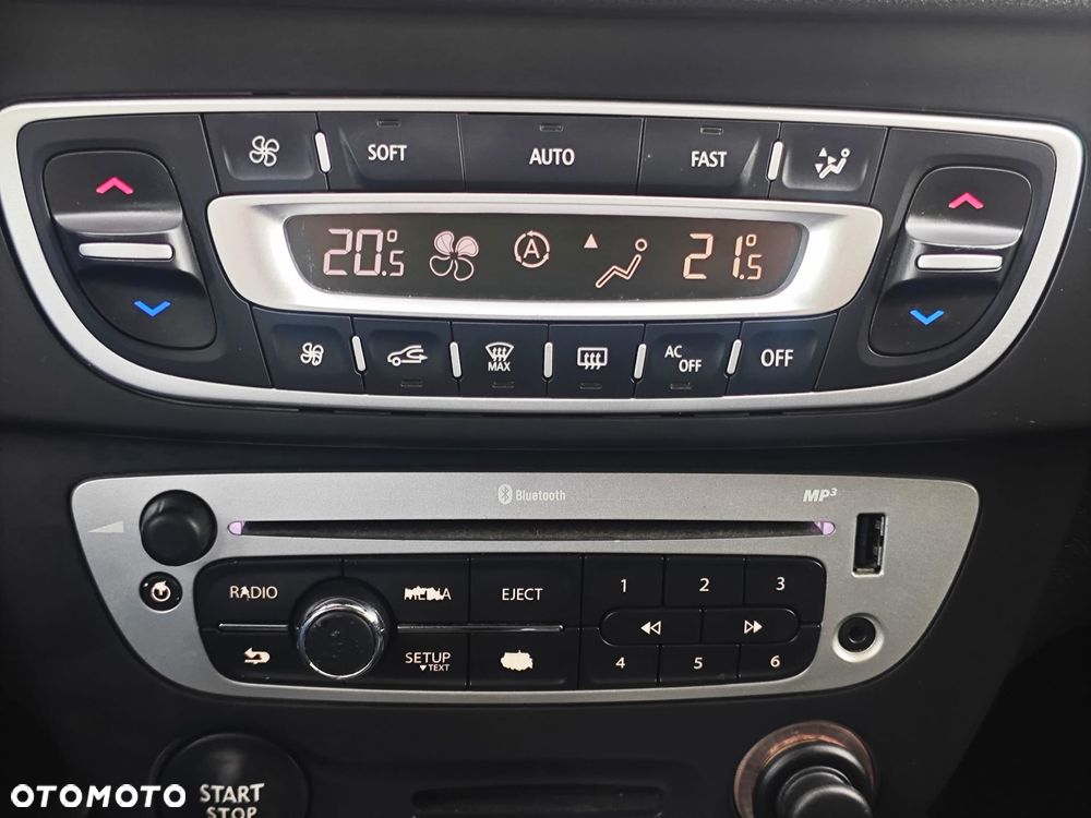 Renault Megane ENERGY dCi 110 Start & Stop Paris Business - 29