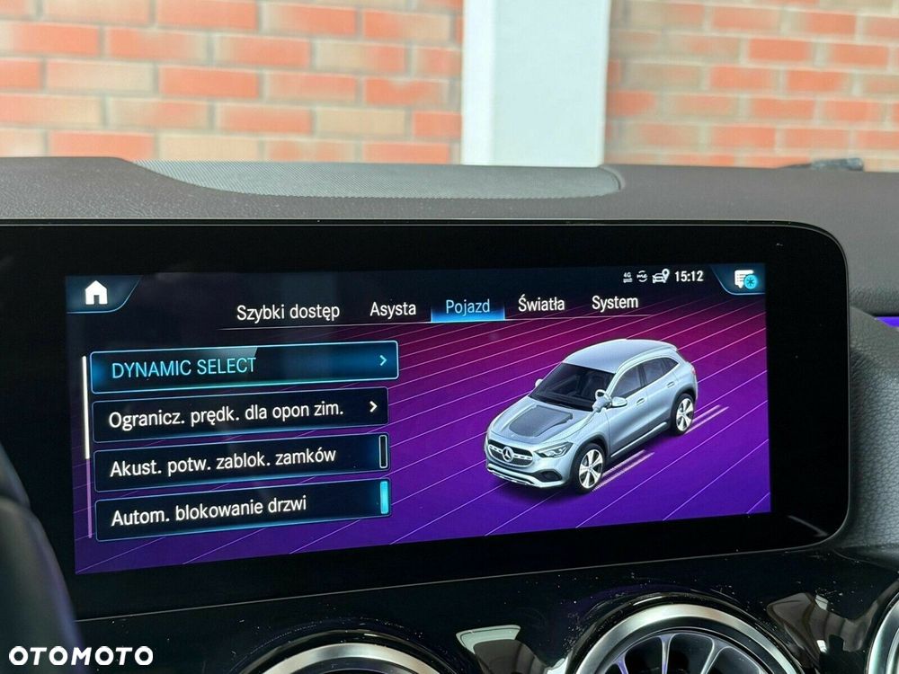 Mercedes-Benz GLA - 23