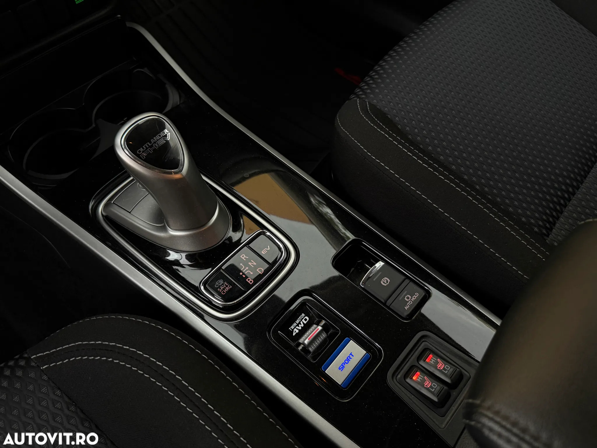 Mitsubishi Outlander 2.4 4WD Plug-In Hybrid - 15