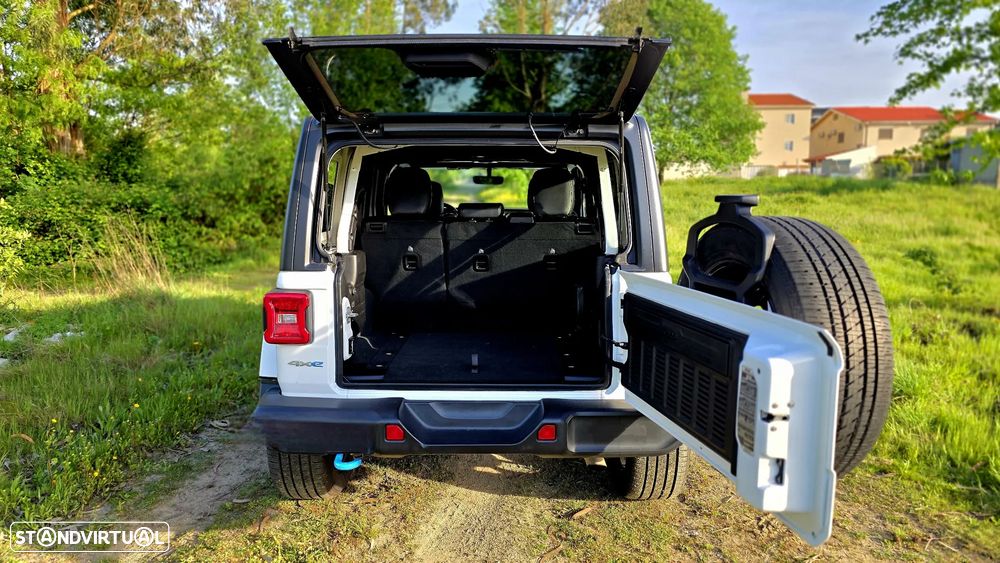 Jeep Wrangler Unlimited - 12