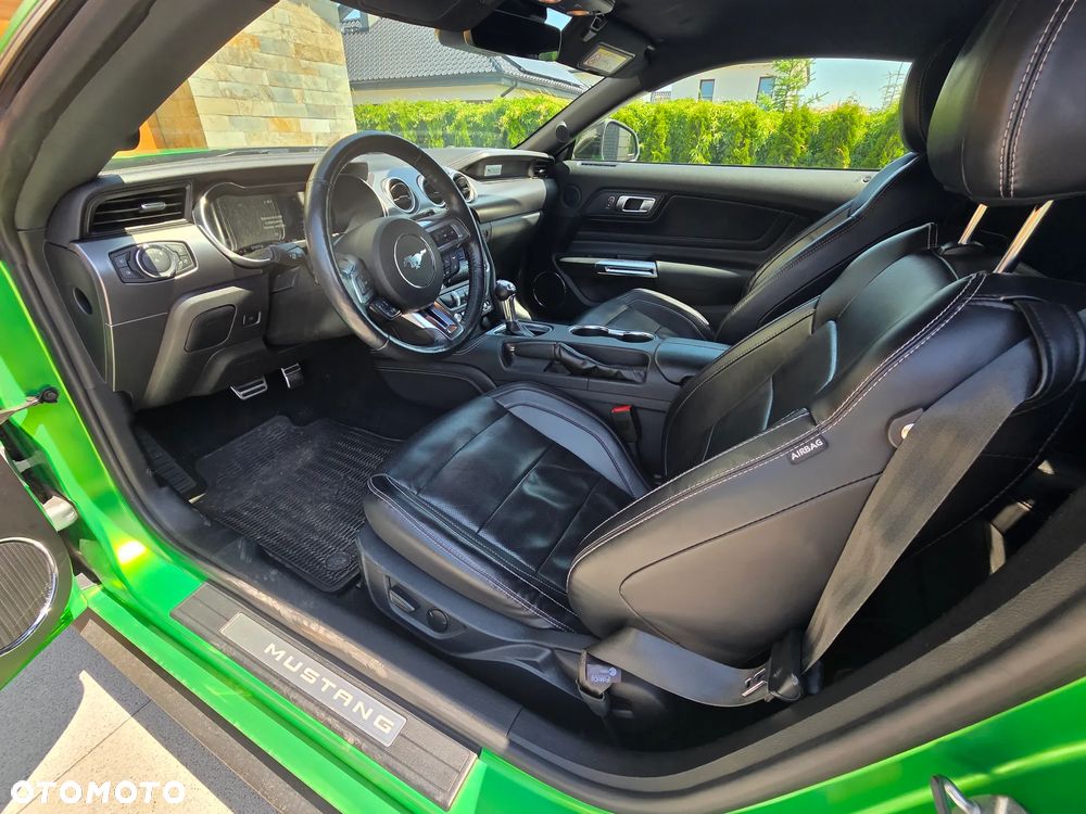 Ford Mustang - 16