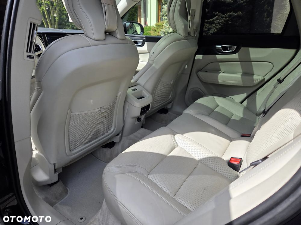 Volvo XC 60 D5 AWD Geartronic Inscription - 19