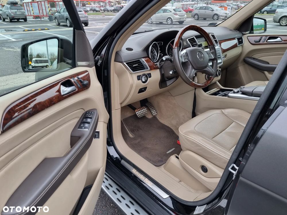 Mercedes-Benz ML - 8