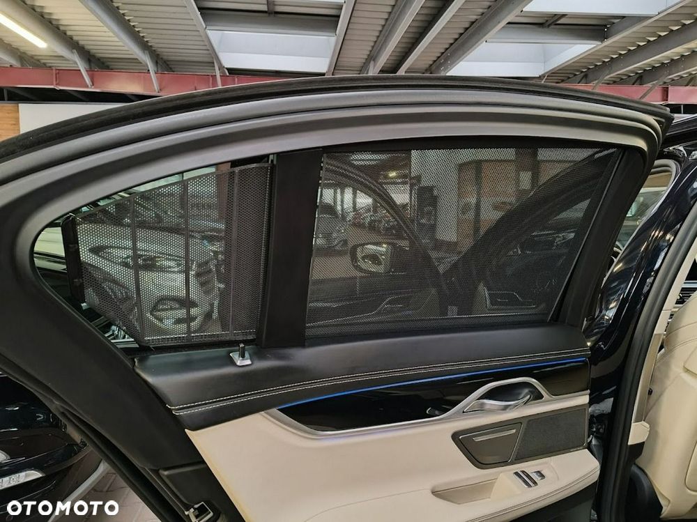BMW Seria 7 - 18