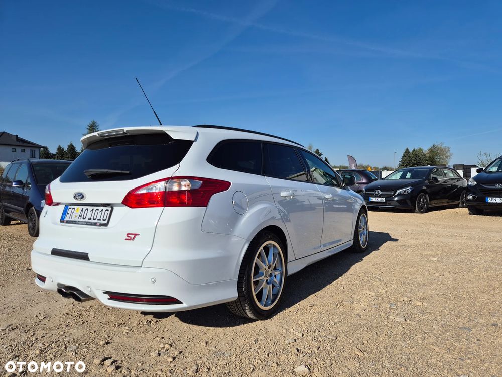 Ford Focus 2.0 EcoBoost ST mit Leder-Sport-Paket - 3