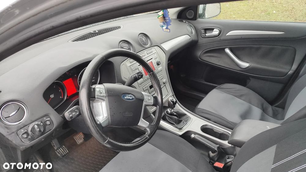 Ford Mondeo 2.0 TDCi Ambiente - 9