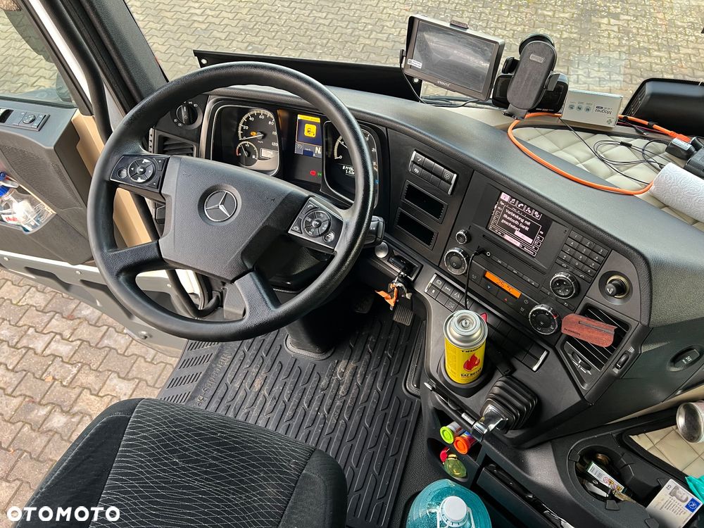 Mercedes-Benz ACTROS - 9