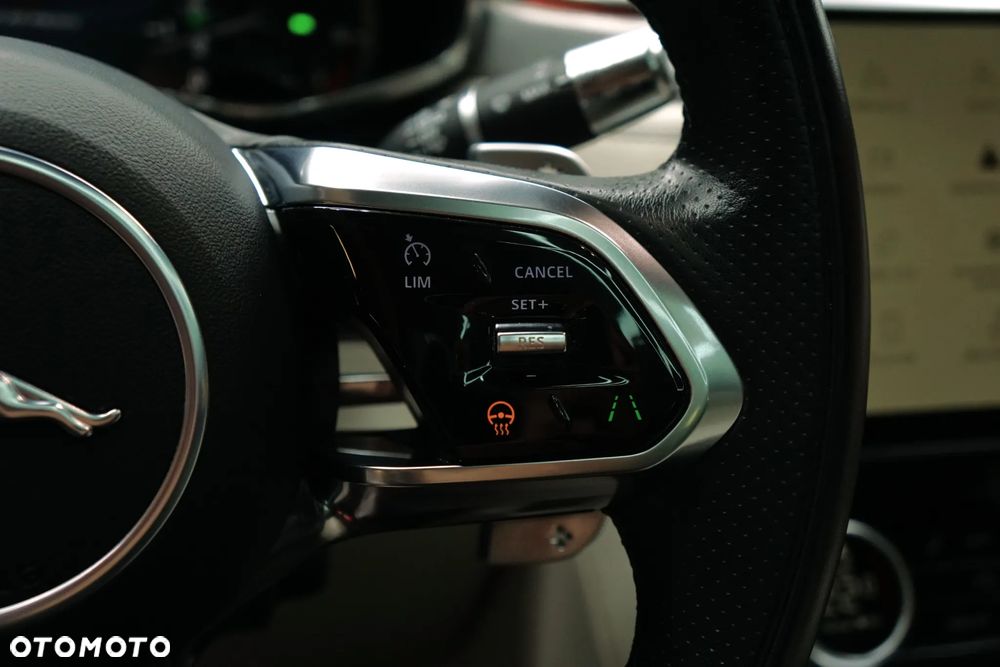 Jaguar F-Pace 2.0 P250 mHEV AWD R-Dynamic Black - 26