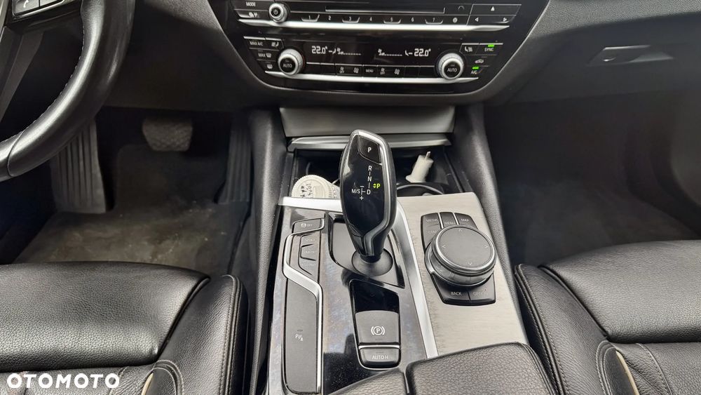 BMW Seria 5 520d xDrive Sport Line sport - 19