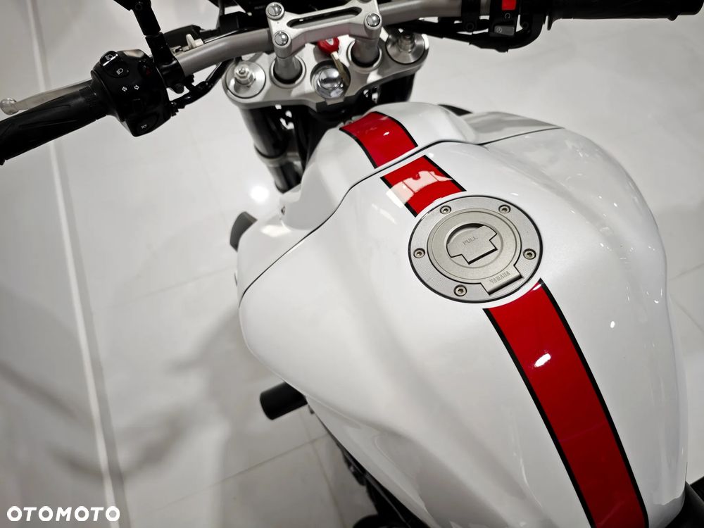 Yamaha FZ - 15