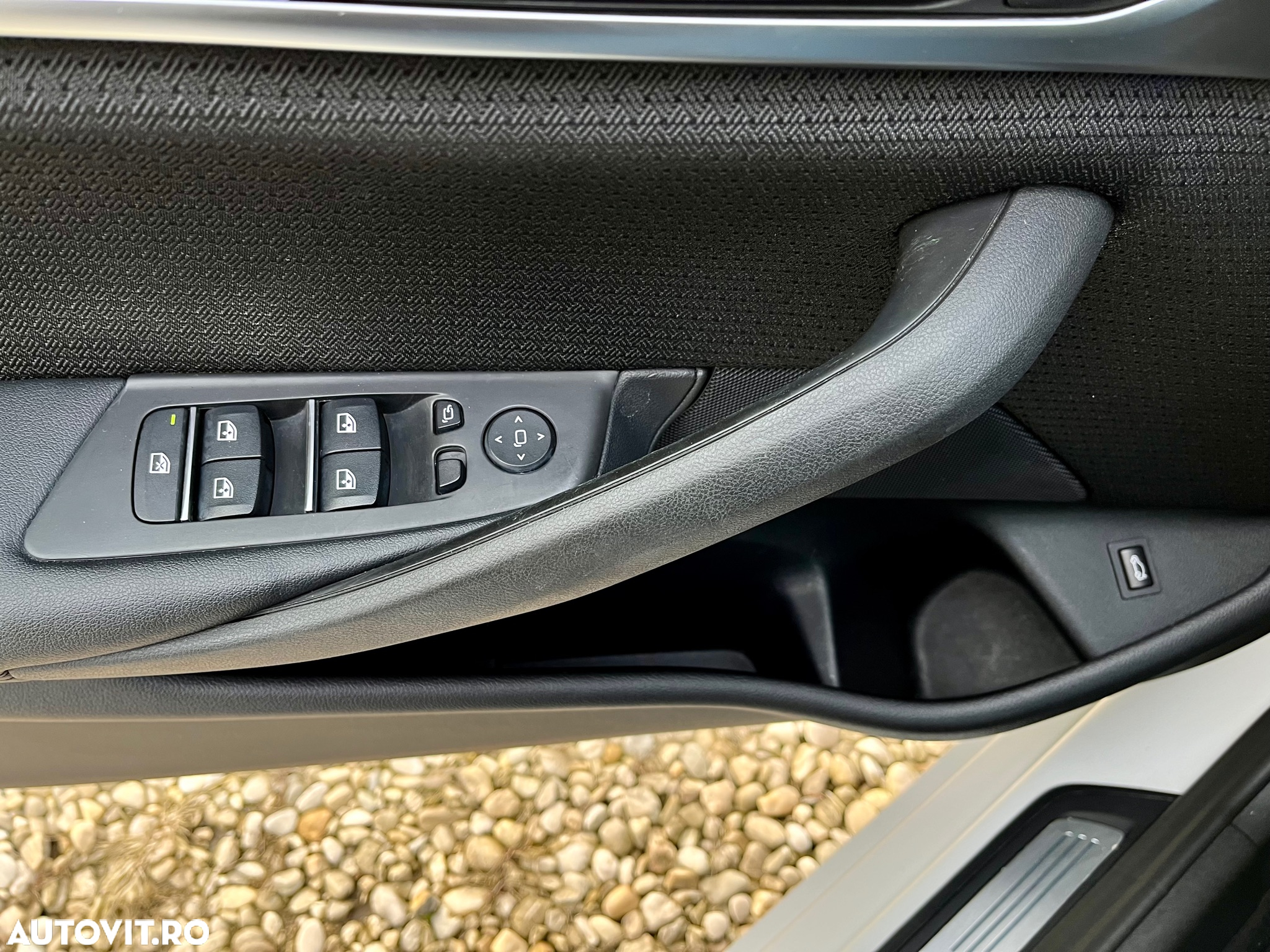 BMW Seria 5 530i xDrive AT - 12