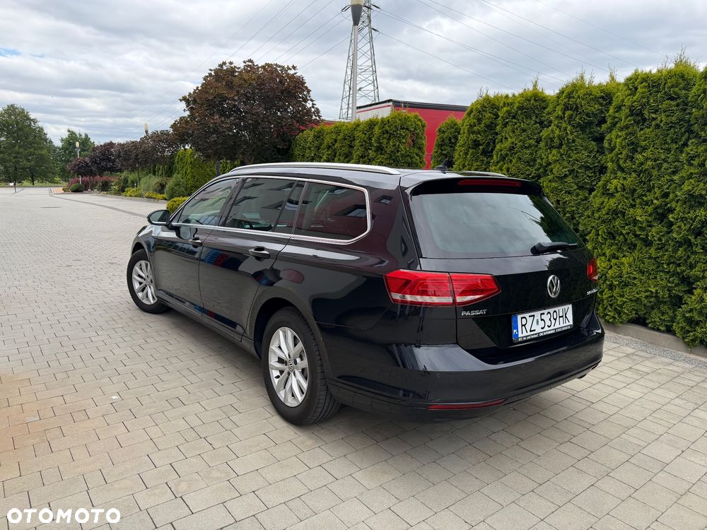 Volkswagen Passat 2.0 TDI (BlueMotion Technology) DSG Comfortline - 12