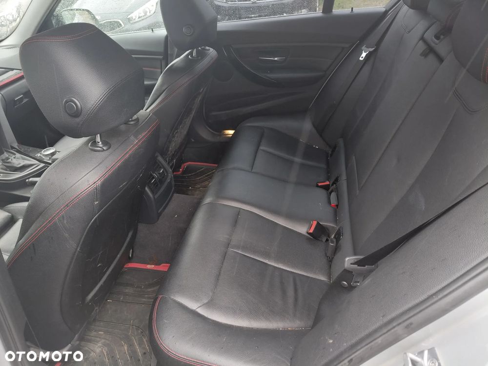 BMW Seria 3 320i Efficient Dynamics Edition Sport Line - 18