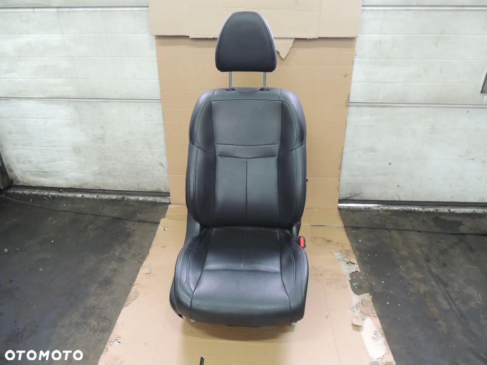 Fotele, kanapy Nissan Qashqai II J11 - 3