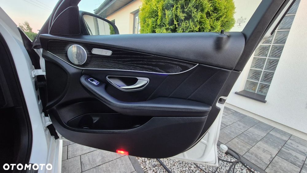 Mercedes-Benz Klasa C 220 d 9G-TRONIC - 28