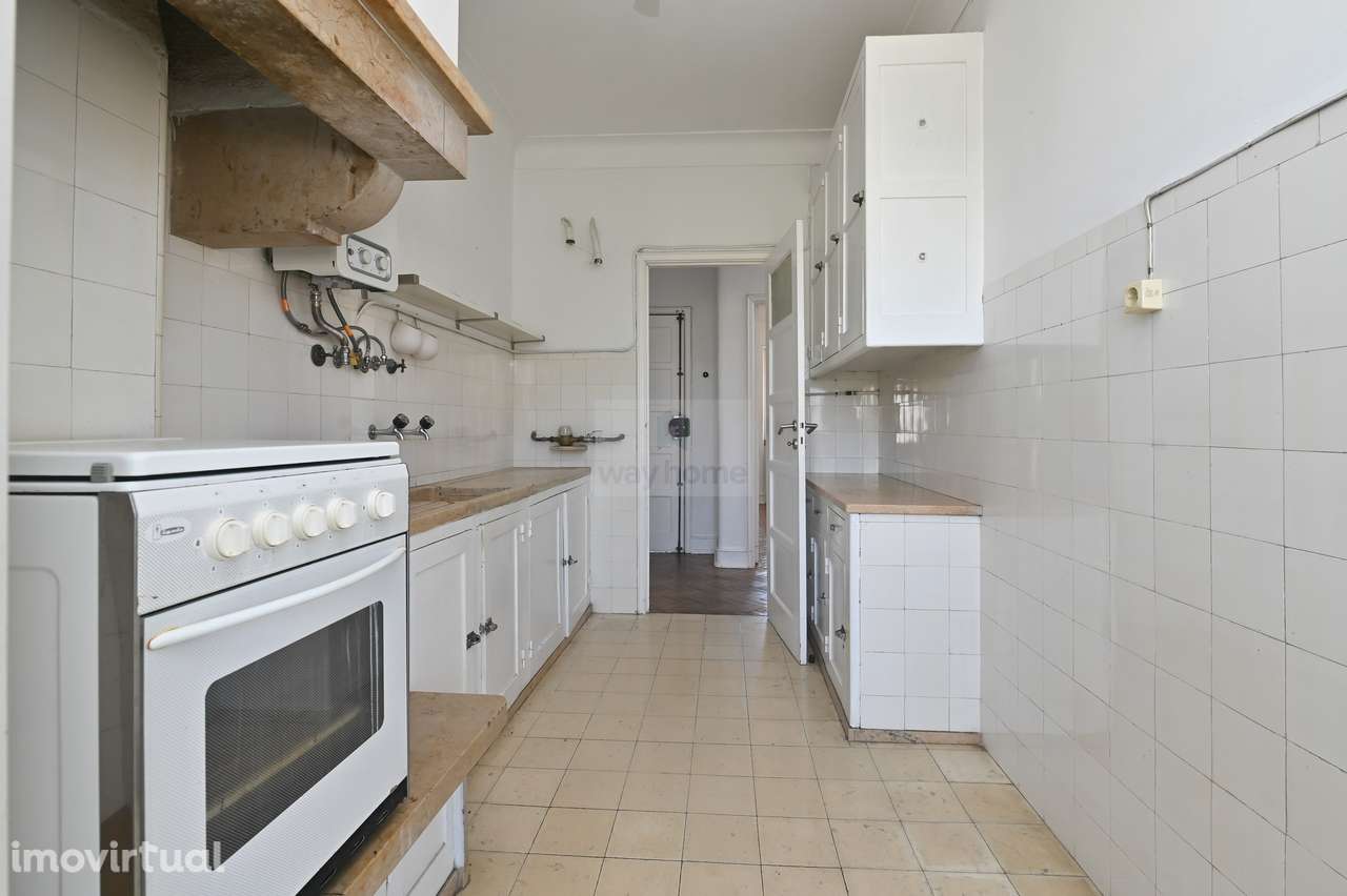 Apartamento T2 | Para remodelação | Alvalade - Grande imagem: 4/25