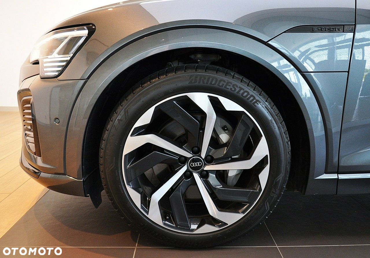 Audi Q8 - 13