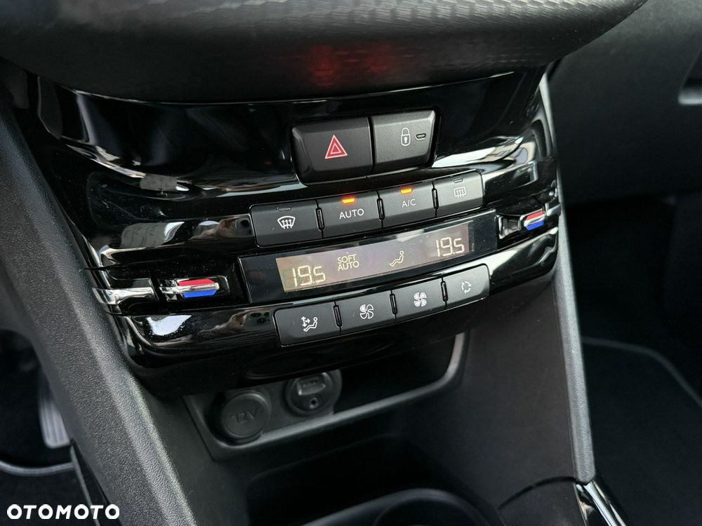 Peugeot 2008 BlueHDi FAP 120 STOP & START Allure - 18
