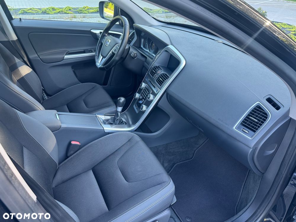 Volvo XC 60 D3 Edition Pro - 11