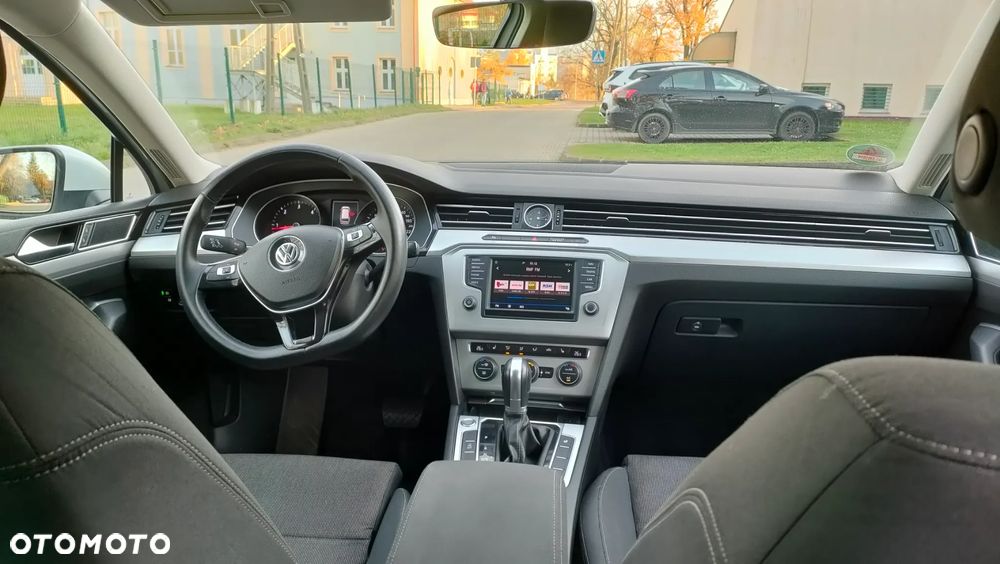 Volkswagen Passat 2.0 TDI SCR DSG Comfortline - 8