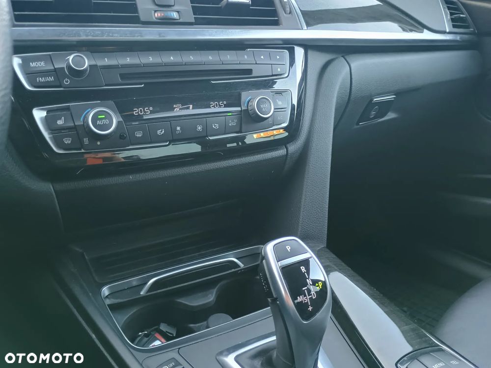 BMW Seria 3 328i xDrive Sport-Aut - 11