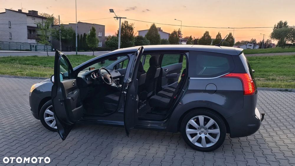 Peugeot 5008 1.6 THP Premium + - 4