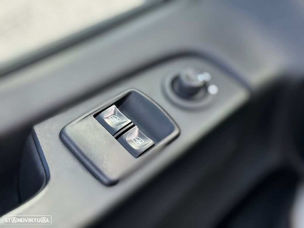 Renault Trafic 2.0 dCi 170cv c/Iva Dedutivel - 21