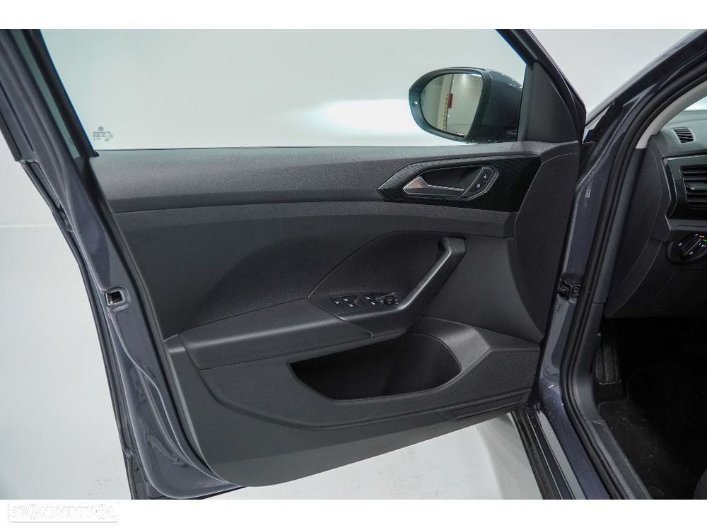 VW T-Cross 1.0 TSI Urban DSG - 28