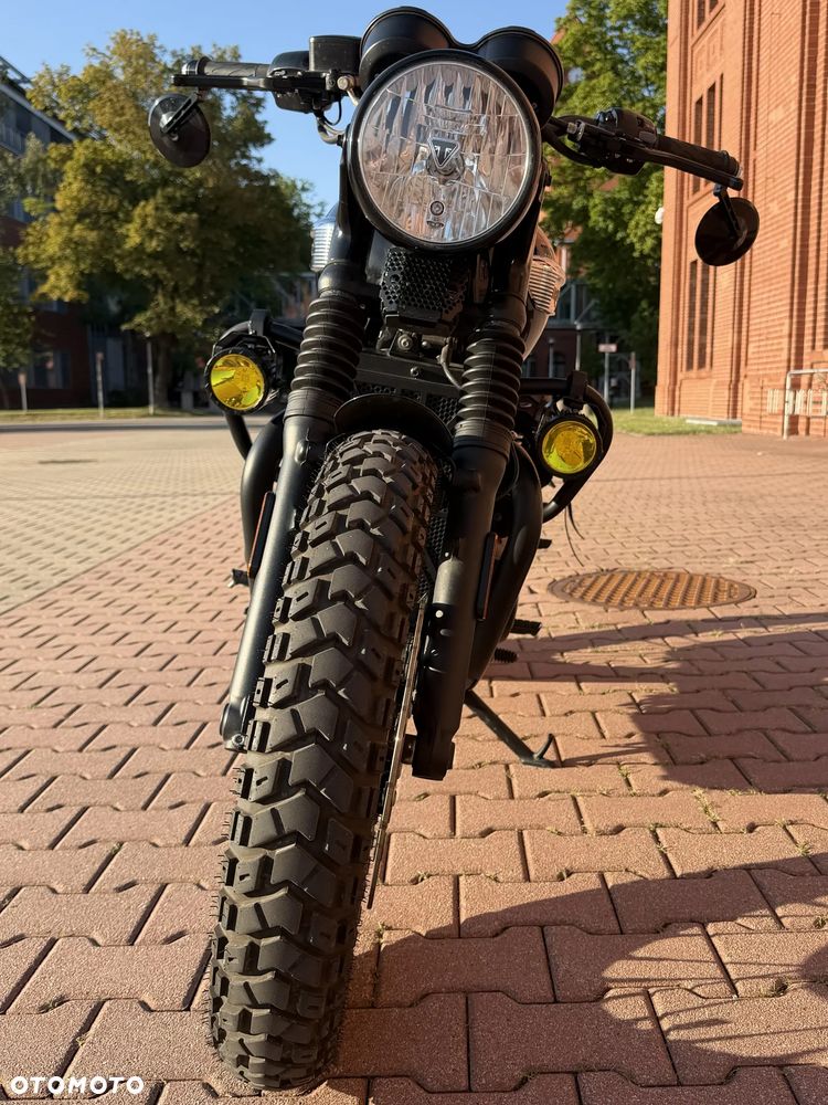 Triumph Bonneville - 13
