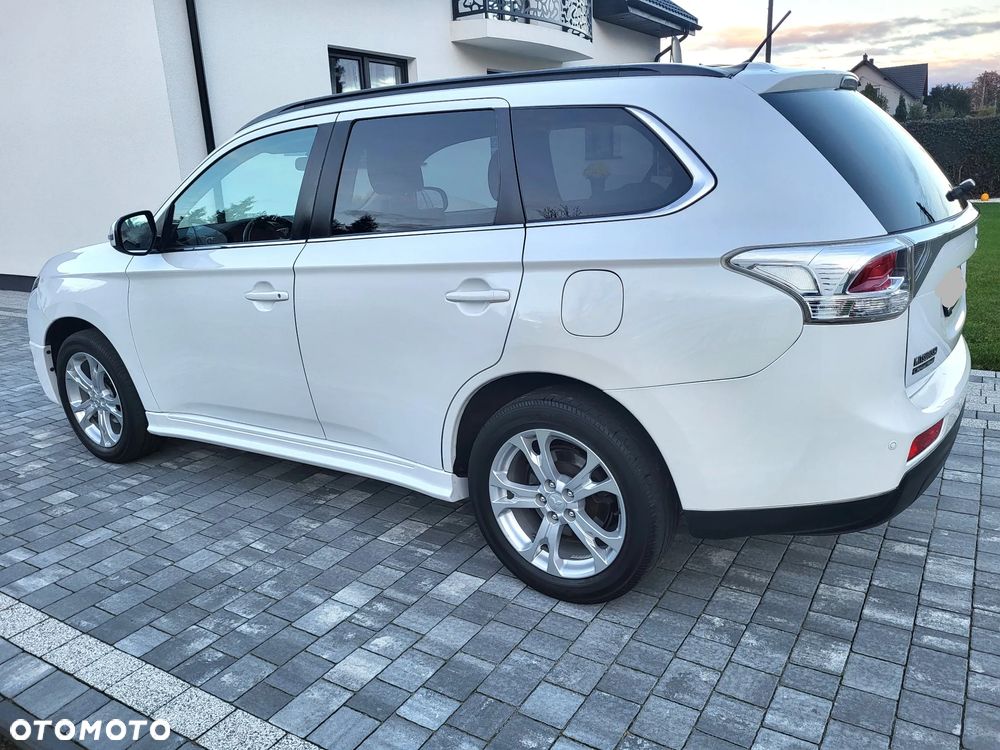 Mitsubishi Outlander 2.0 2WD Invite - 8