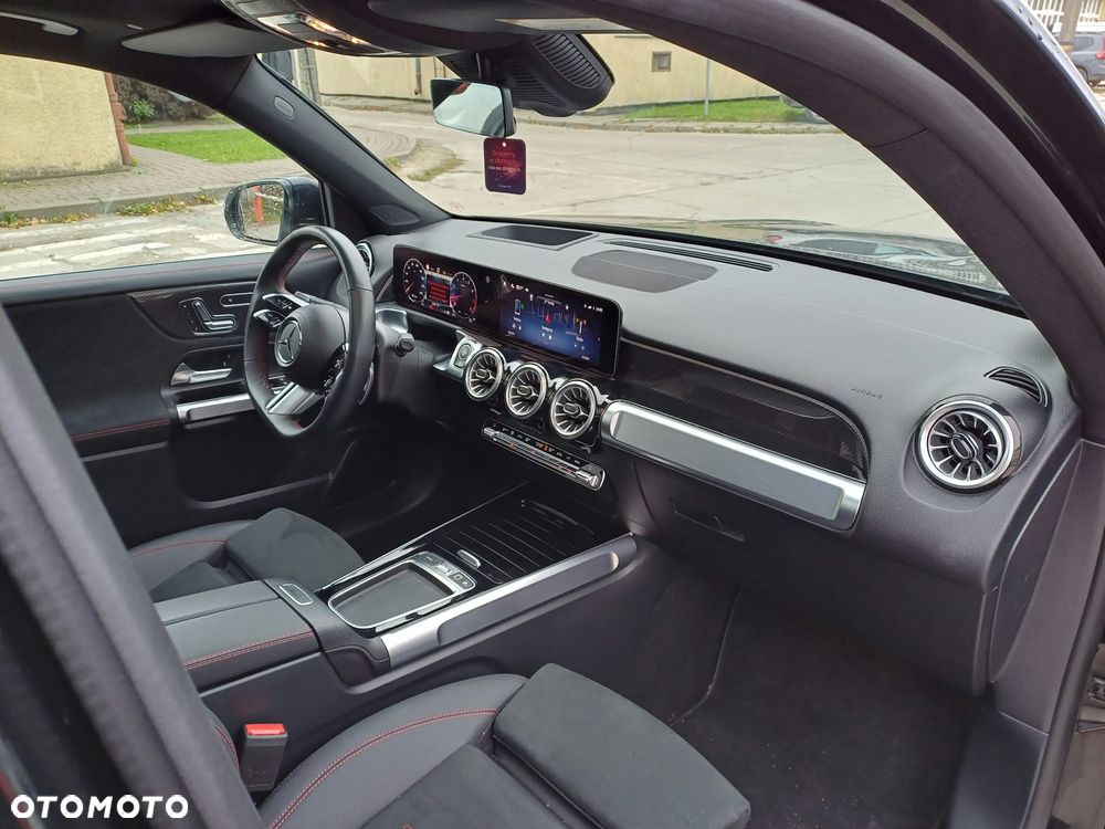 Mercedes-Benz GLB - 16